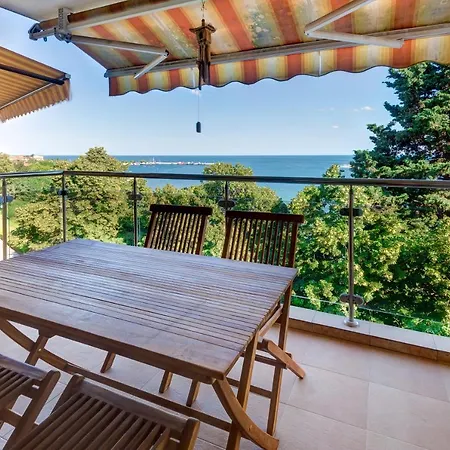 Апартаменты Dreambg Near Old Town